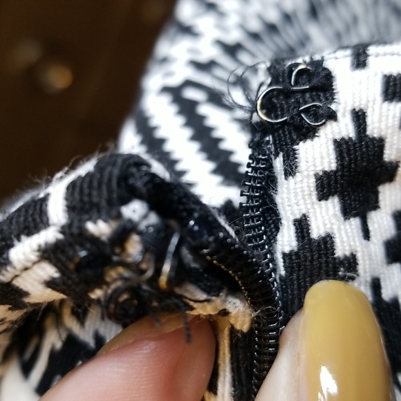 Jessica Simpson Womens Black White Printed Shorts - Picture 9 of 13